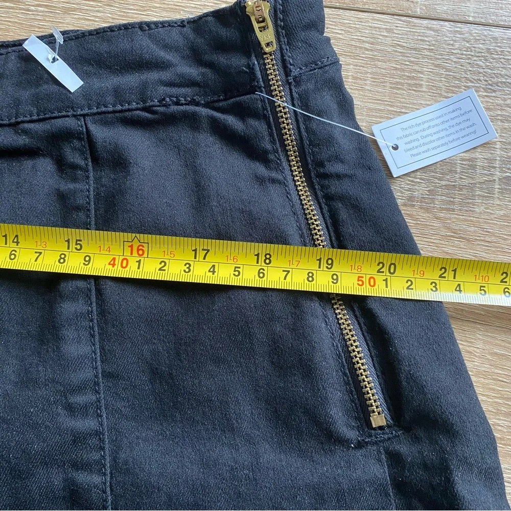 No Boundaries Junior's Black Pleated Skirt